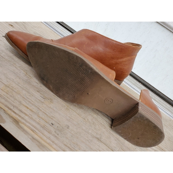 Cutout booties - Picture 3 of 4